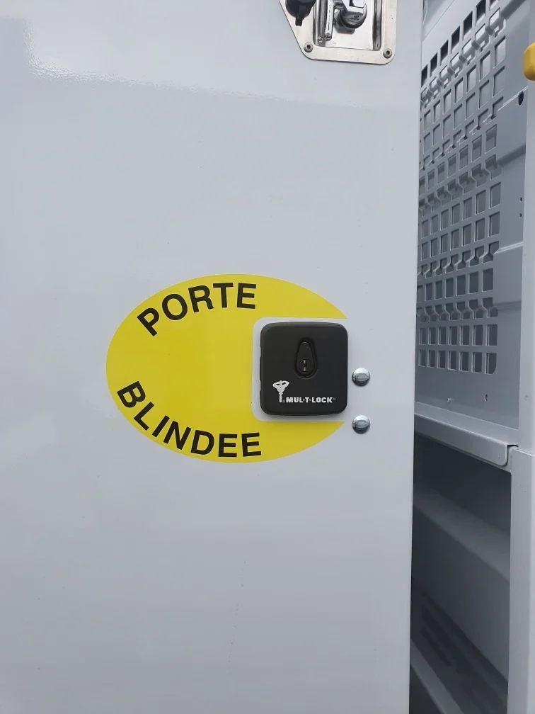 Coffre sécurisé · détail de la serrure